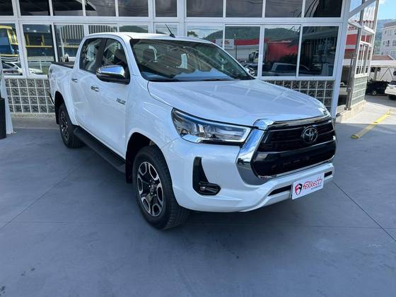 TOYOTA HILUX 2.8 D-4D TURBO DIESEL CD SRX 4X4 AUTOMÁTICO TOYOTA HILUX 2.8 D-4D TURBO DIESEL CD SRX 4X4 AUTOMÁTICO